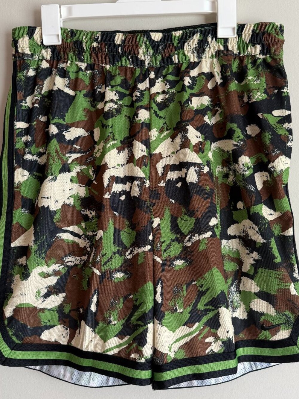 Nike HV1878-350 Mens Large DNA Dri-FIT Basketball Shorts Green Camouflage